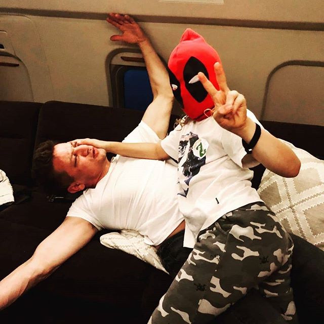 jrfansla's tweet photo. Jeremy Renner (foto) https://t.co/vgNciyw68u