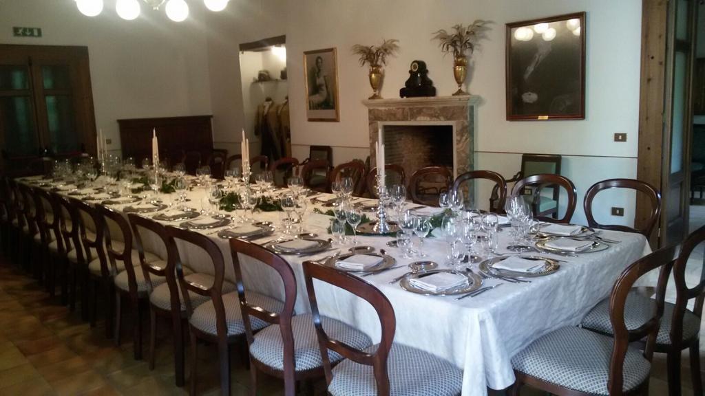 A #TorreCamigliati si prepara una #cena speciale per ospiti speciali...
#BuonaDomenica #23giugno #Calabria #storia #natura #Cultura #cucina