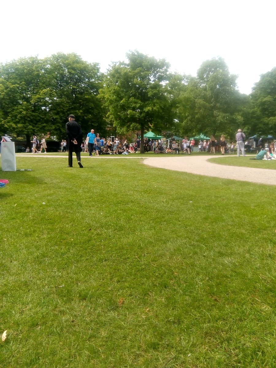 Not a horticulturalist by any means but having a glorious afternoon at #ParkGardenTrail. Garden, house and pool envy in spades 🦋🌸🏊