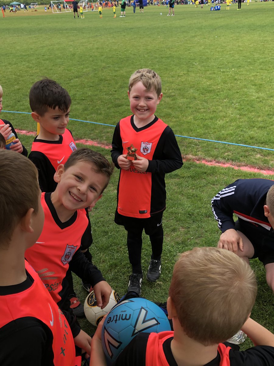 Excellent well organised football tournament today by @ATYFC 👏. The wee mans team @DurringtonFC U7’s were there, thank you to coaches Phil and Jacob. @WiltshireSport @Sport4Wiltshire #GrassRoutesFootball.
