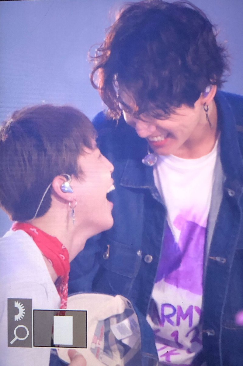 SSEOKJINNIE's tweet photo. Bahagia banget ya kalian😭💜 https://t.co/UPaBNPPsZG