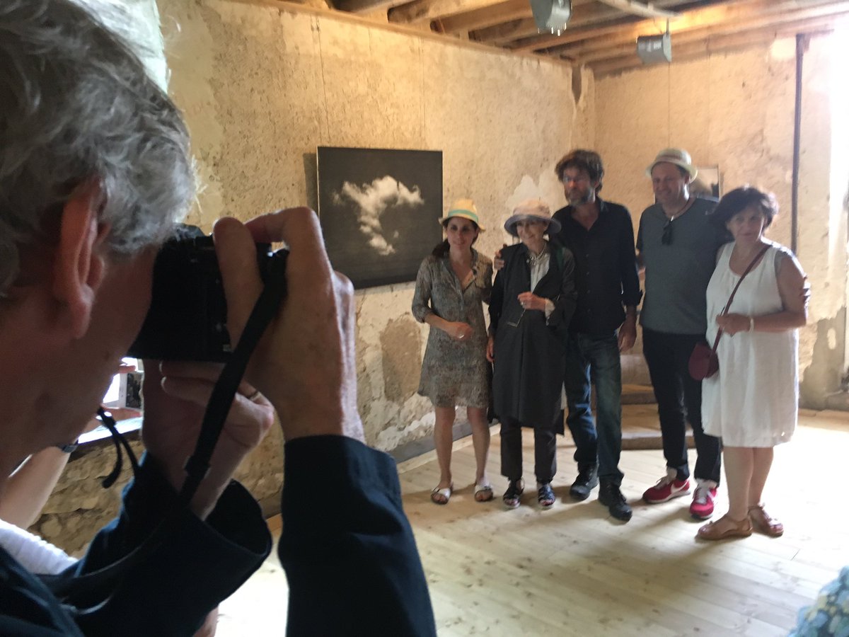 _rdvPhoto's tweet photo. Les #PromenadesPhotographiques de Vendôme accueille la magie renouvelée de Sarah Moon avec la petite sirène. https://t.co/N0baUIg7s2