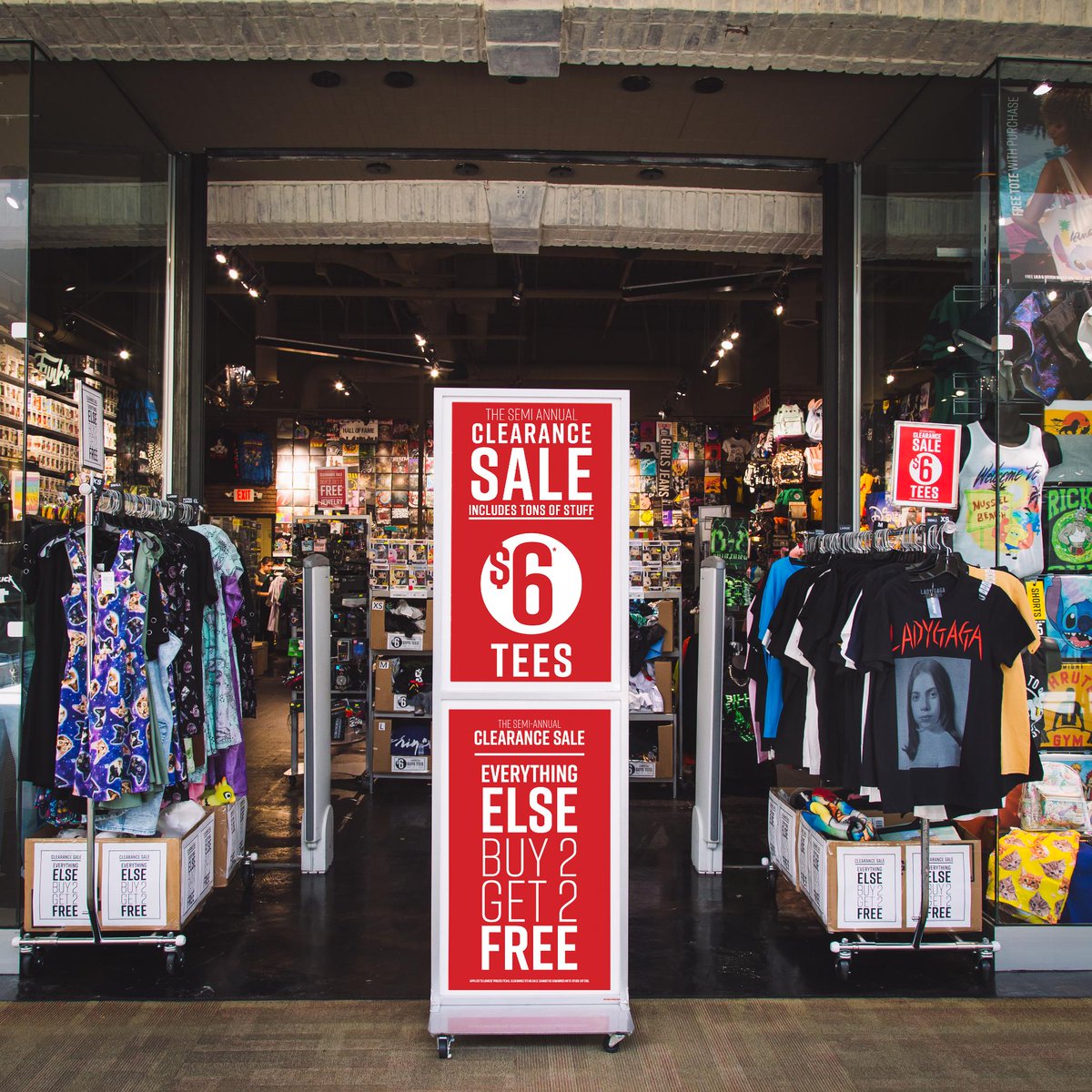 hot topic clearance tees