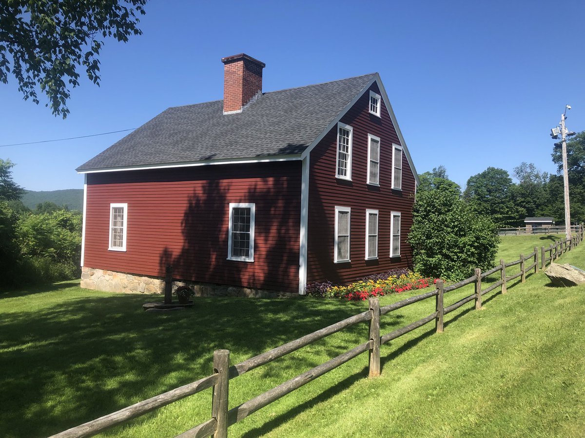 LaraEPoe's tweet photo. Composition studio for the day @TanglewoodMA #TMC19 https://t.co/ONJo0P9cCd