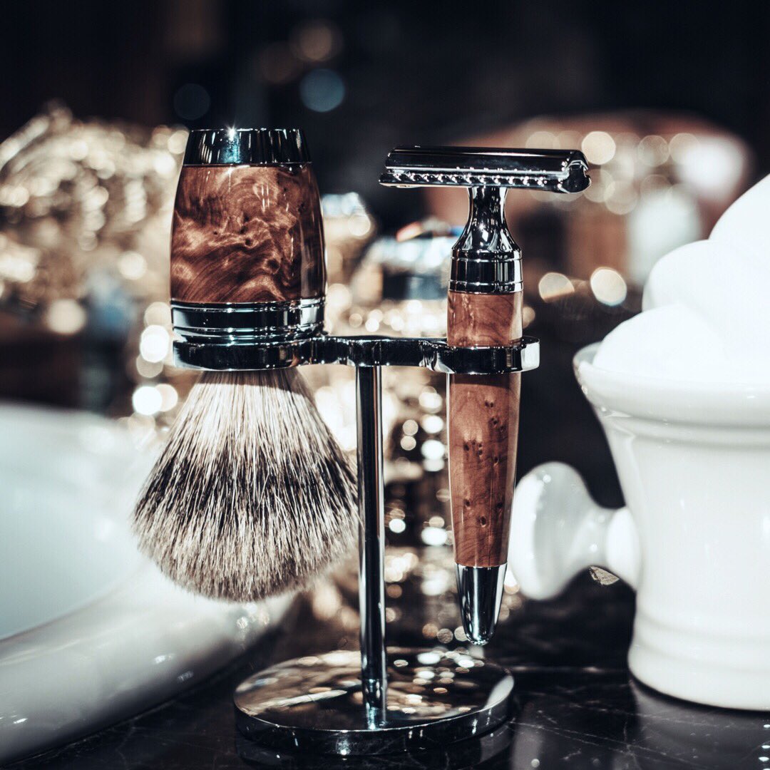 ActOfBeing_'s tweet photo. Give your skin the TLC it deserves. Change your blade once a week for a fresh shave.
⠀⠀⠀⠀⠀⠀⠀⠀⠀
Vsit The Edit for more skin and wellness facts: https://t.co/bYrX7rxMNs
⠀⠀⠀⠀⠀⠀⠀⠀⠀
#ACTOFBEING #AoB #MadeSmart #TheEdit #ShaveEssentials #ShavingKit #MensGrooming https://t.co/skbPfVrPbV