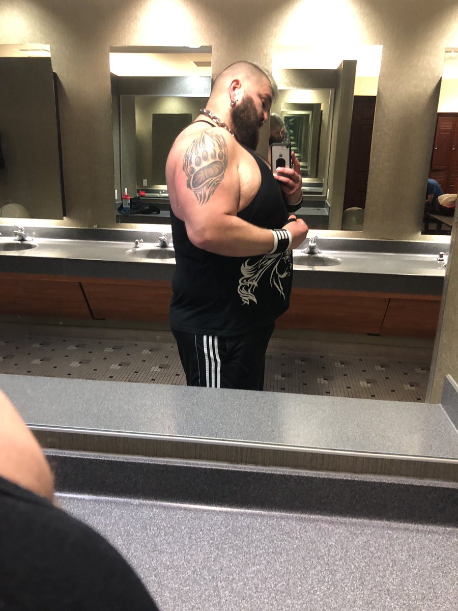 burlyunicorn_'s tweet photo. Celebrating the life of fellow #gymunicorn @mcmeathead Adam McCash the best way I can. Making gains and working on one’s self development. I will always miss you Adam. Happy I got to see you one last time ❤️ #glitteronthegymfloor #gains #feelingbig #swole #doggo #roidedbull https://t.co/dHdiuP7QvD