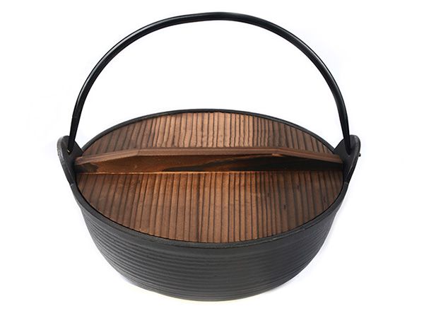 shangqiaopot's tweet photo. Pre-seasoned Cast Iron Sukiyaki Hot Pot
-Perfect for 3-4 person serving. Good for home use and restaurant use. 
-Perfect for serving noodles, shabu shabu, or stews. 
-Healthy pre-seasoned surface treatment. https://t.co/nXVJHRfk5I