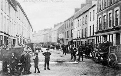 Experience demonstrations of traditional crafts like coppersmithing, woodcarving, and luthiery. Join a Tea Dance, or Set Dance. There's a full schedule at the #Clonakilty Old Time Fair, from 12:00 on Saturday 6th July. Find out more on their Facebook page: bit.ly/2WYdMol