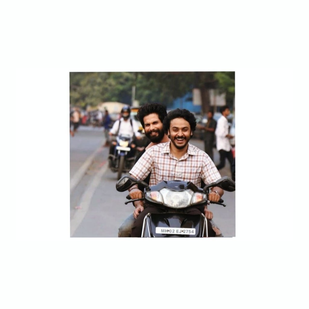 Memeomaniac's tweet image. &amp;amp; all I want is a friend like SHIVA❤
#KabirSingh