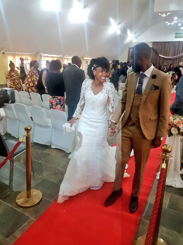 NJay_N's tweet photo. Yesterday was such a VIBE!! My boy @i_R_def made it official with his lady @ladyfrankie37. Not a regular wedding but a parrrrrrrry🔥🔥. It turned out to be a mini reunion. Congratulations guys🥂
Those #imWani cocktails slapped😂😂😂 https://t.co/HpqWHDeC9s