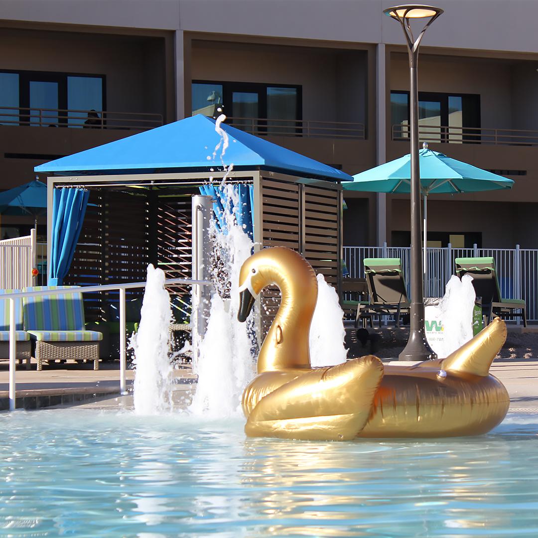 Harrahs_AkChin's tweet image. Turn a lounge chair into waterfront property by renting a cabana! Click here for more details: bit.ly/2Rx34UB
#summelife #poolready #cabana #akc #playforallakc #pool