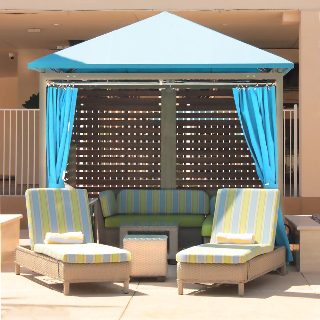 Harrahs_AkChin's tweet image. Turn a lounge chair into waterfront property by renting a cabana! Click here for more details: bit.ly/2Rx34UB
#summelife #poolready #cabana #akc #playforallakc #pool