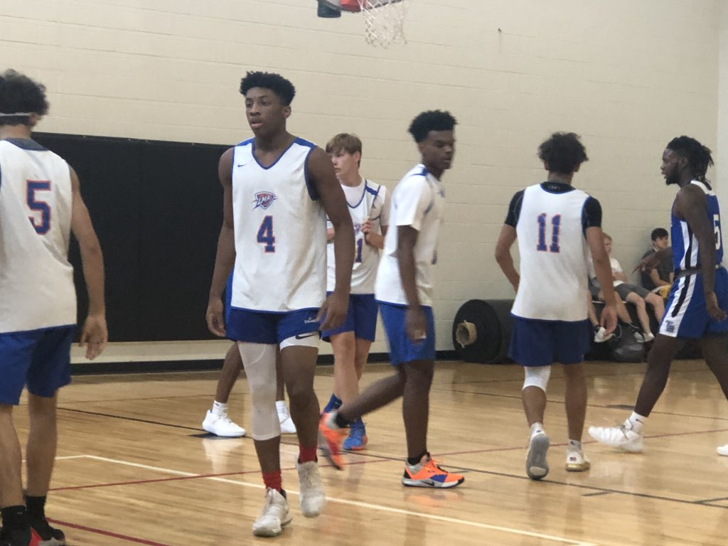 PrepHoopsSC's tweet photo. Laurence Manning vs Trinity Byrnes to start the day here at Cardinal Newman. #PrepHoops #SwannysRoundballReview #SCISALIVE https://t.co/HvRStPh1VI