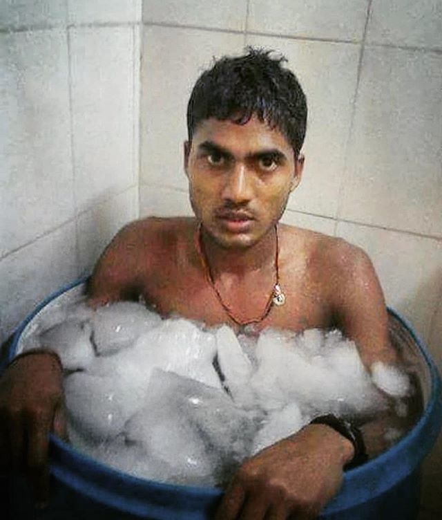 MumbaiRunners's tweet image. Ice Bath after Long Run. How do you cool down? 🏃‍♂️ : @indrajeetpatel - Asian Champion, 3 times Mumbai Half Marathon Champion and much more.
.
.
.
#MumbaiRunners #Champion #undoordinary #mumbai #athlete #nevernotorunning #unique #howtodoit #bombayrunning bit.ly/2FsLKv7