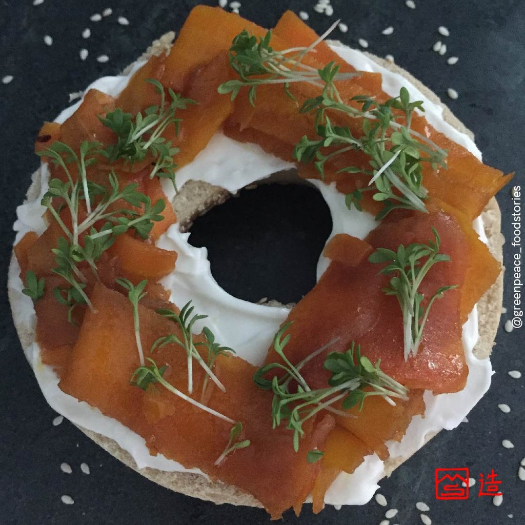 It's the last day of #WorldMeatFreeWeek and we want to finish it with this yummy recipe. This self-made carrot salmon tastes almost like the real one - you will be surprised!
Check out the recipe on our Instagram account: instagram.com/makesmthng/
#MakeSmthng #MeatFree #Vegan