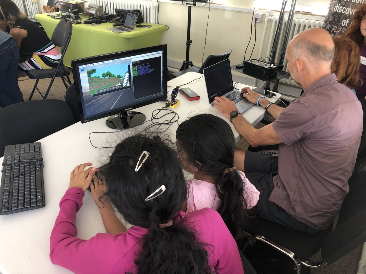 tnmoc_coderdojo's tweet image. Paul brought in his Raspberry Pi today running Minecraft to show us how to program a snake to run through the world, we tested out the best material to make the snake from . . . the lava one just melted! @tnmoc