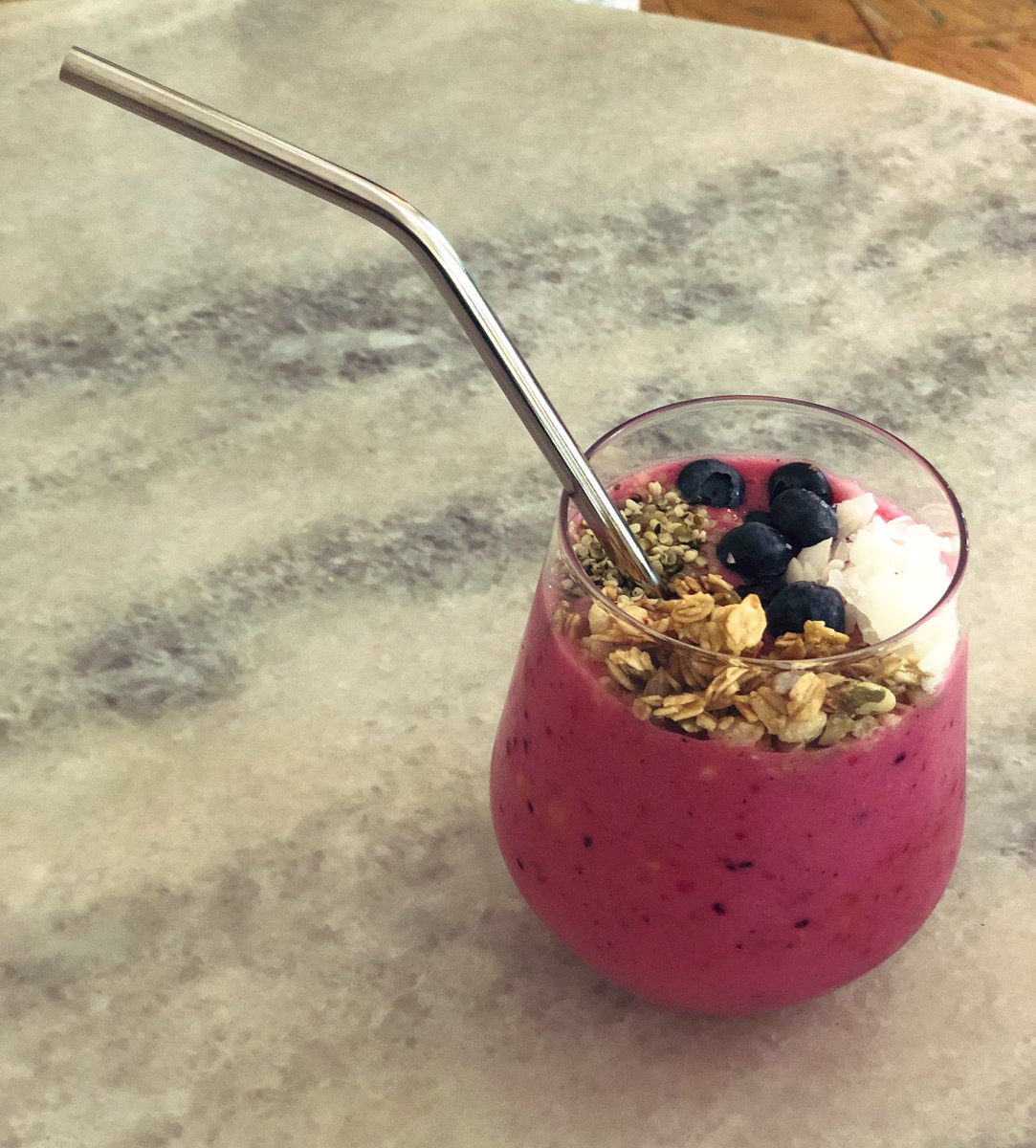 pollomaldonado's tweet photo. #SmoothieOperator https://t.co/h0uZ8mx5bP