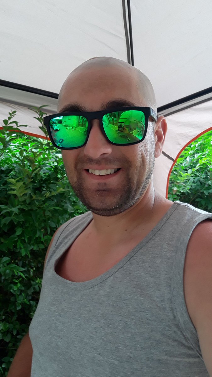 papywisky's tweet photo. Alors vous en pensez quoi de la coupe d'été 😂😂 https://t.co/nCn0DE2idl