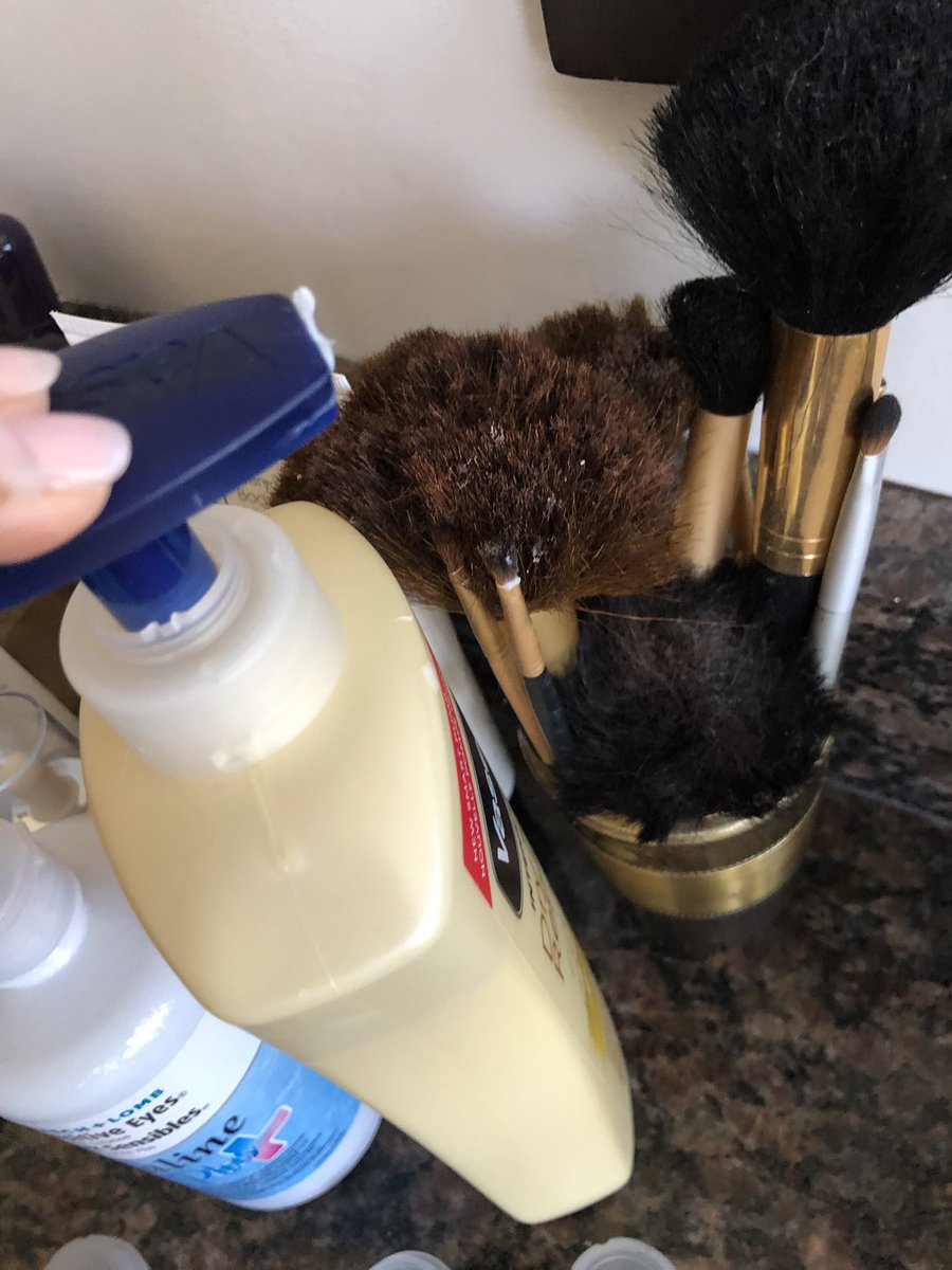 Dear <a href="/VaselineBrand/">Vaseline</a> your new smart pump is the opposite of smart. It gets me every time by pumping out lotion on the wrong side. Go back to a more obvious pump for the busy consumer please?!?!