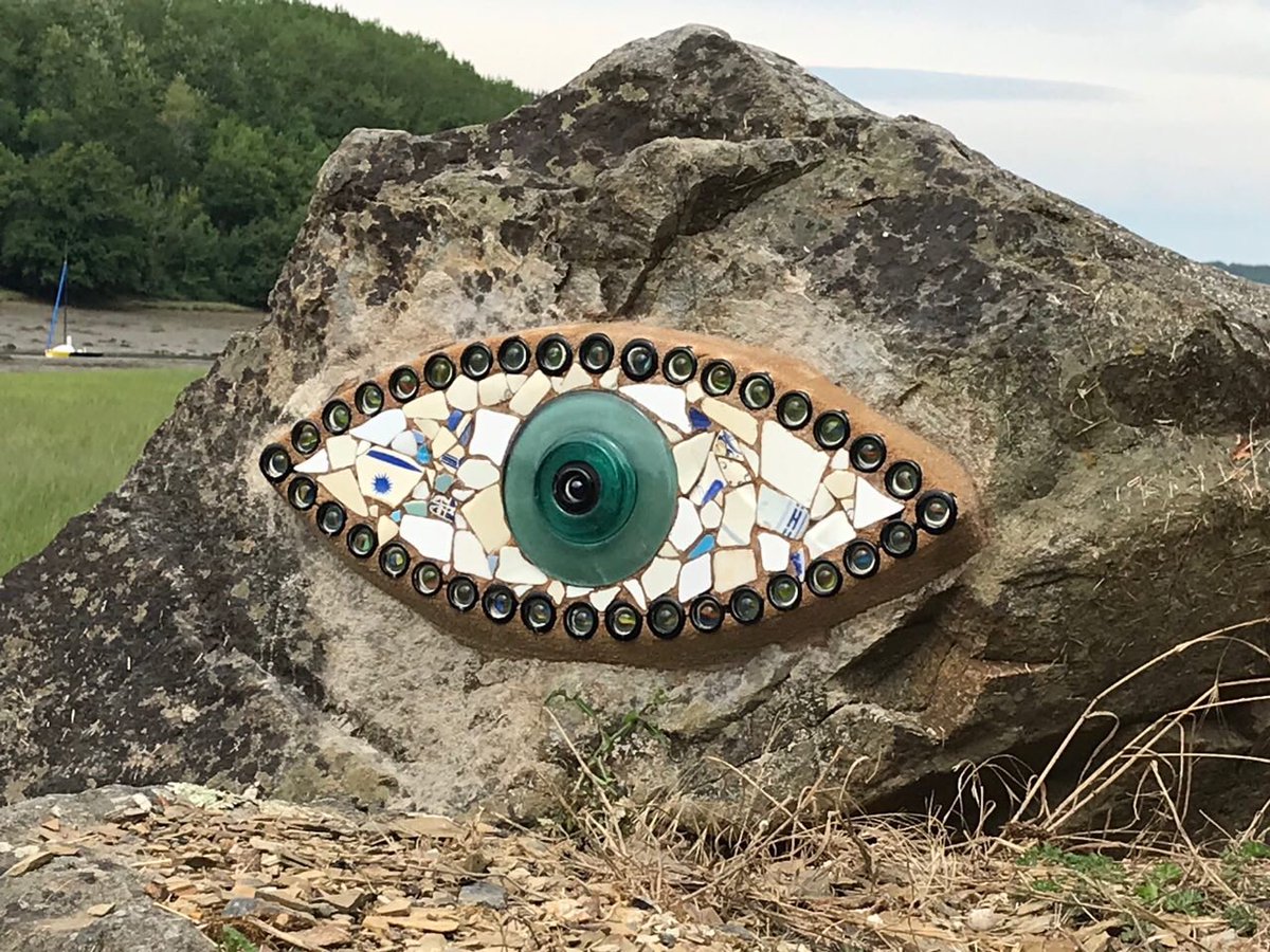 CCamfrout's tweet photo. 👁 vous avez l’oeil ? 👁
Mais où peut se trouver cette œuvre minérale dans notre village ? https://t.co/I8aBLr5SAG