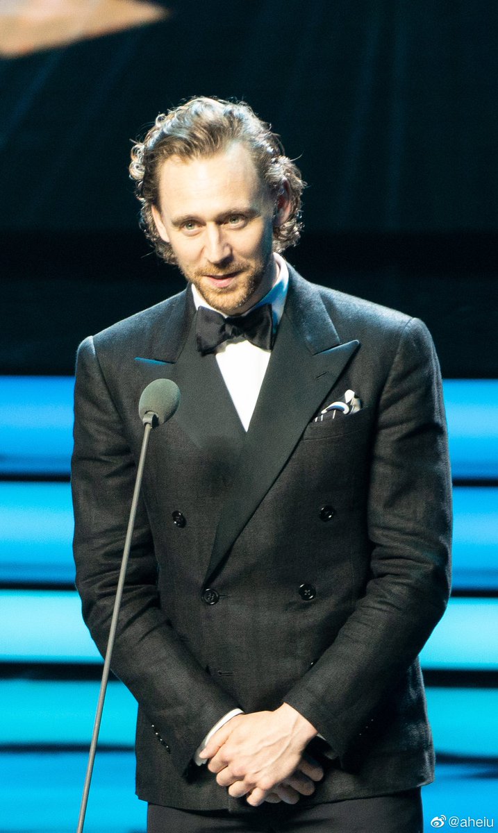 #TomHiddleston presenting at the #SIFF2019 today in Shanghai, Lyric Theatre (1/2)
(Source: m.weibo.cn/u/7188213878?u…)