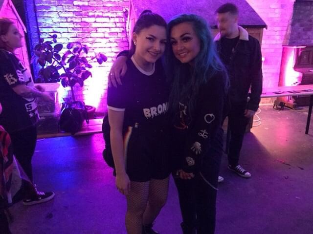 just a couple a dweebz✌🏻<a href="/BronnieMusic/">BRONNIE</a> 🖤💙