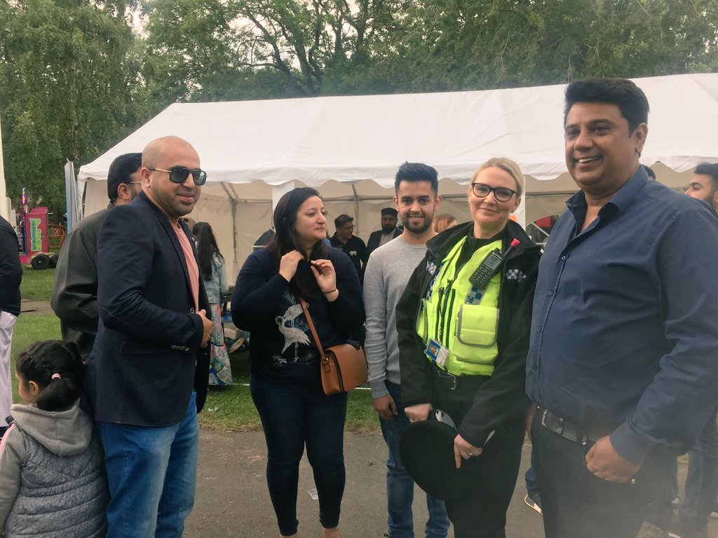 WYP_JScatchard's tweet photo. Great day patrolling with @arshad16live from @bradfordmdc , visited Cannon Mills following report of traffic issues, illegal trading and begging. Then to Horton Park for an EID celebration. Great to have Cllr Lal with us. #policingbradford #partnership #communitypolicing https://t.co/8dcM7hNPtG