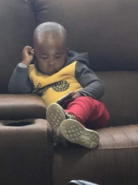 mnelisi_dlamini's tweet photo. RT if this is how you watch date my family

#DateMyFamily https://t.co/tKptdk9cRU