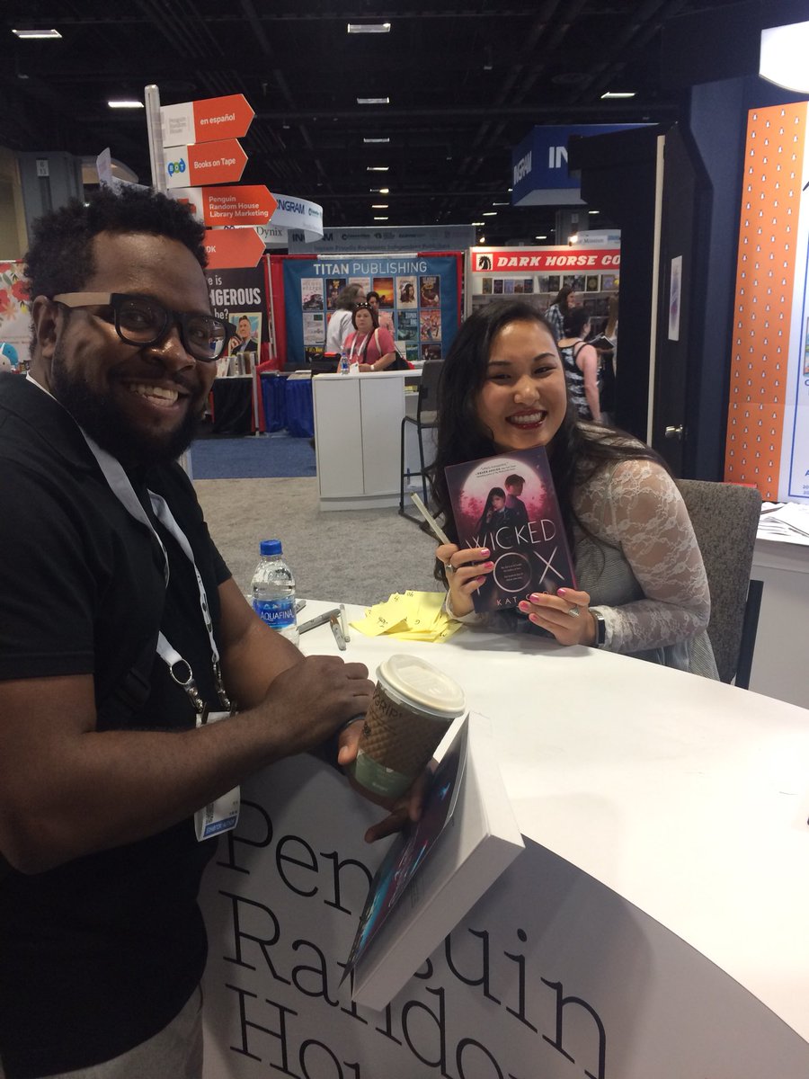 erincaseywestin's tweet photo. One #beople signing for another! Cuties @KatCho @andthisjustin @beth_phelan YAY #WickedFox #alaac19 https://t.co/9D9g9ZZqo8