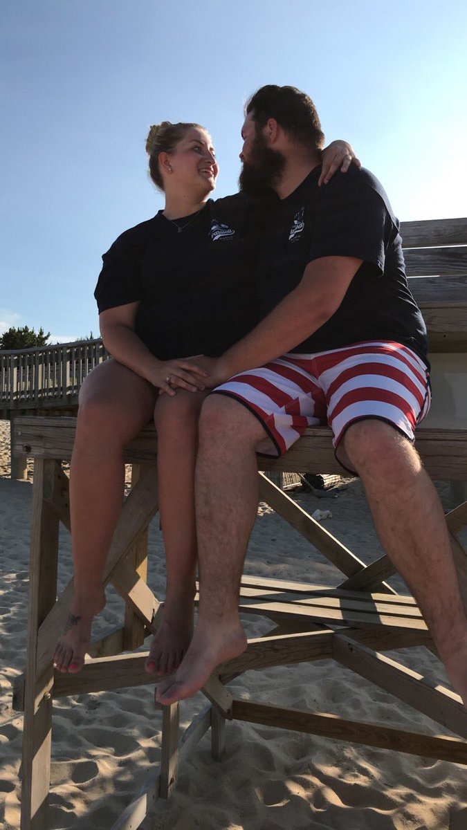 BoothCoby's tweet photo. @billieminnich this vacation was great. I love you so much 🤤😘😍 #somewhereonabeach https://t.co/2czS94IndF