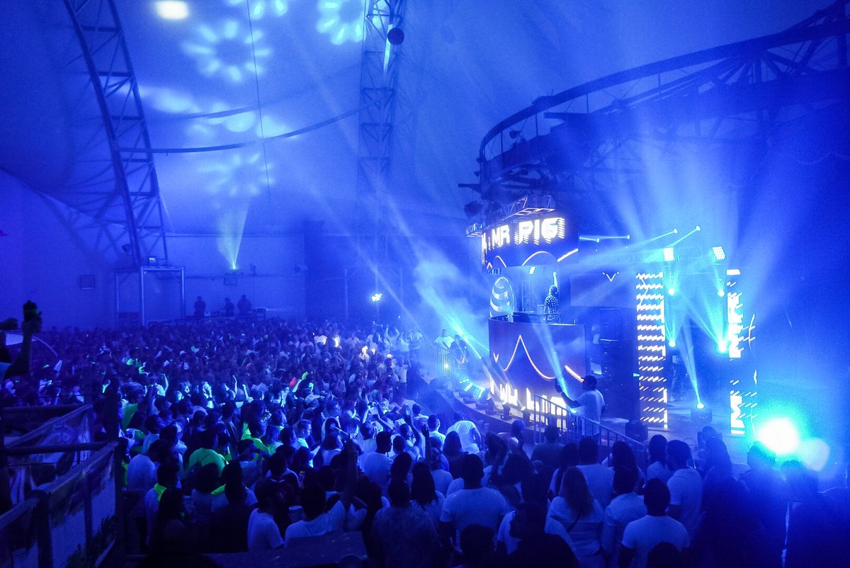 BEATOFICIAL's tweet photo. ¿Qué tal nuestra primera fiesta de colores? #BeatInColors 📍🎉 https://t.co/rUEqXfaccQ