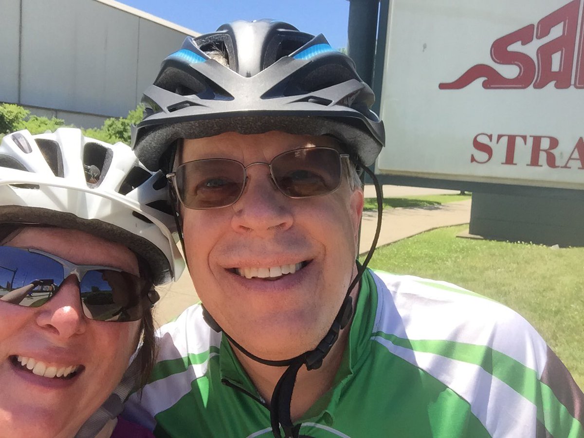AnconaDanielle's tweet photo. Current situation - 12 miles into our mile ride - enjoying this gorgeous day

##SundayRide
#biking
#RideTheGAP https://t.co/F4wfDNw1X4