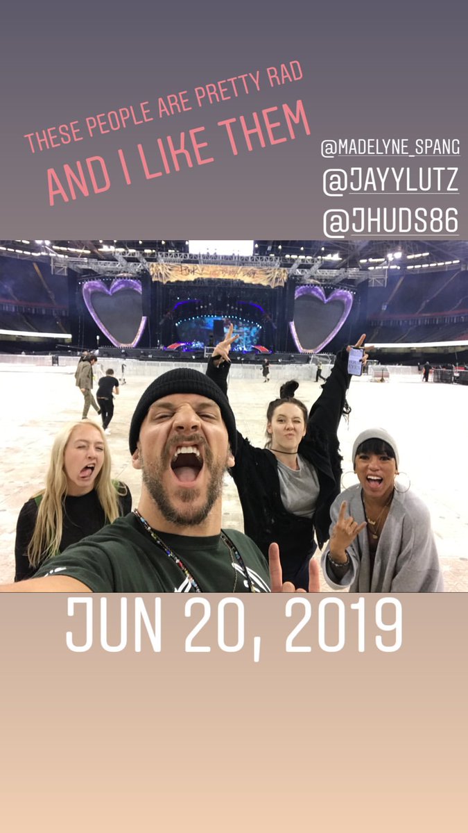 #Repost @reinahidalgo521 #EuropeanBeautifultraumatour @hampden_park