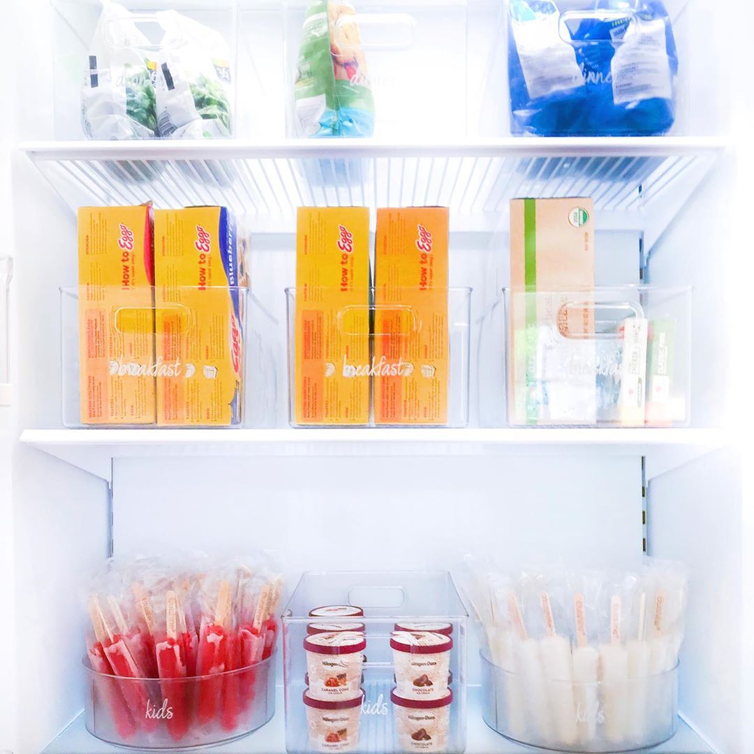 iDLiveSimply's tweet photo. Beat the heat with cool freezer storage solutions by @thehomeedit! ☀️
#iDesign #MyiDesign #iDLiveSimply #livesimply #kitchengoals #professionalorganizer #getorganized #organizedhome #thehomeedit #summer #summerishere #fridgegoals #fridgeorganization #freezerorganization https://t.co/DiMrfVHVO4