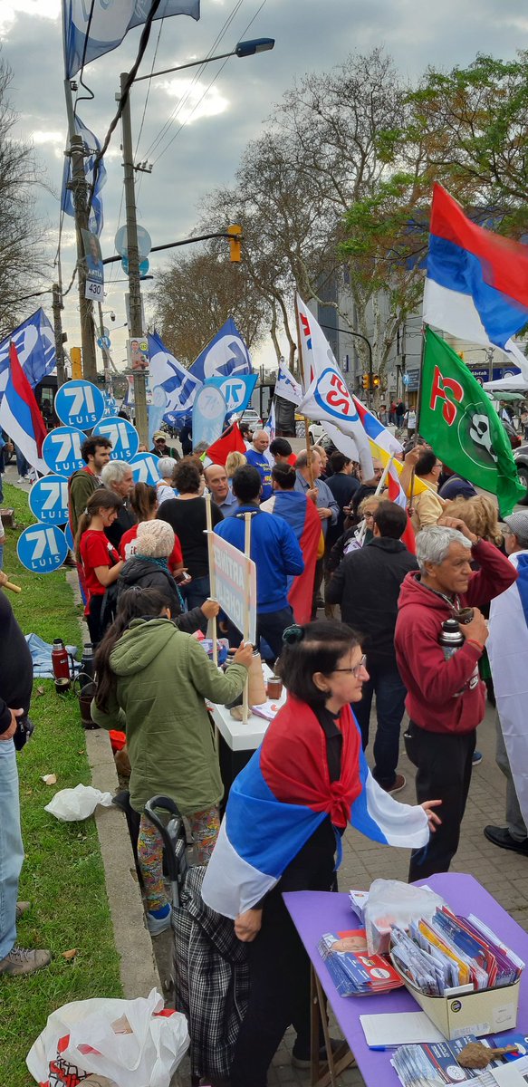 El domingo previo a las elecciones todos los partidos políticos intensifican el reparto de listas 
El Uruguay de la tolerancia y el respeto al adversario nos debe llenar de orgullo 🇺🇾🇺🇾🇺🇾
#Listazo #MartinezPresidente #paraganarhayquevotar