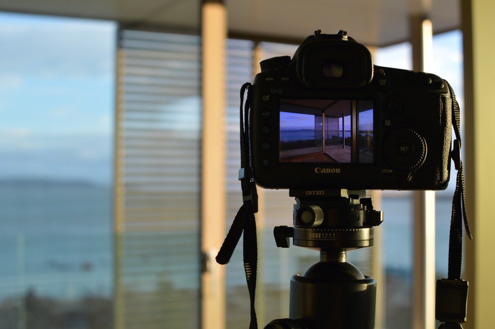 21/25: Thanks to my assistant Andrew who helped get this site updated. Thanks too to my office mates for putting up with my random hours. To  @Twopupscoffee1 for the fuel. And thanks to  @CanonUKandIE and  @berminghamcams for the gear and tools to be able to do this.