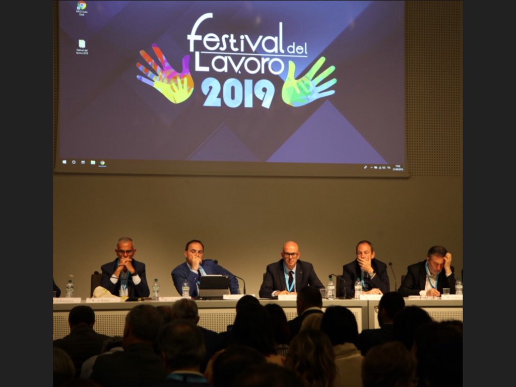 frances57038146's tweet photo. #confapi operativo welfare #ebmsalute con risposte imprese-lavoratori @FestivalLavoro @dario_monty  @rosario_deluca https://t.co/RqX1qSoIAA