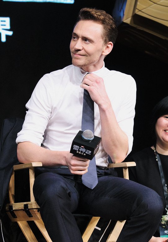 TomTheNextLevel's tweet photo. #MondaySpam #TomHiddleston Edits by https://t.co/7Hw6HUP7h5 https://t.co/XxgUMVR89N