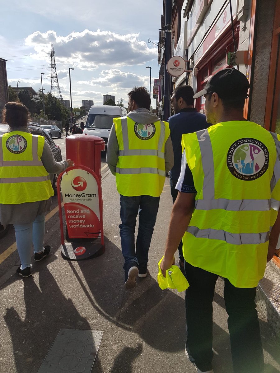 MuskaanJaved1's tweet image. Out on street patrol alongside my father and the @AlumRockCF team patrolling ! #projectEEE #streetpatrol  #alumrock #engage #educate #empower #arcf had a great time!