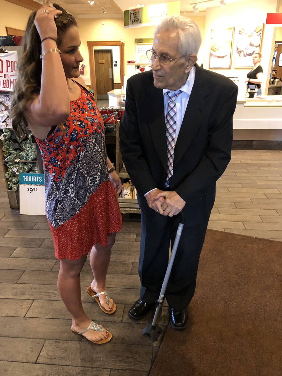 reaganndenisee's tweet photo. my best pal was doing so well :( keep my lovely Willard in your thoughts and send him love - they found a mass on his brain and has been rushed to Riverside &amp; isn’t doing too hot

if you know me you know I love my Willard 💘 anything means everything https://t.co/VsQiibDtPB
