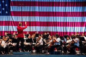 kevconn2's tweet image. The Walmart AMP presents Paul Haas conducting Symphony of Northwest Arkansas in Fireworks Spectacular - An American Salute on July 4th. bit.ly/SoNAFireworks