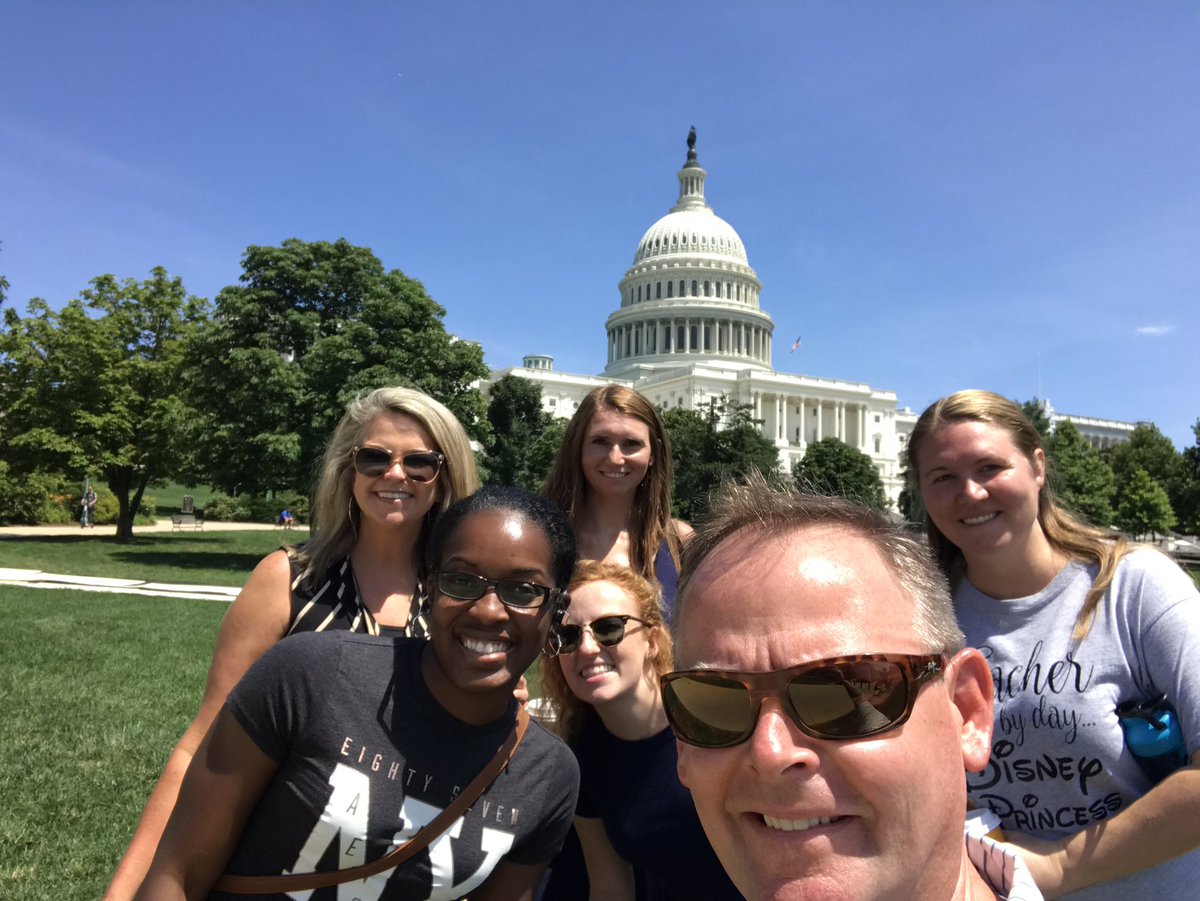 bklollis's tweet photo. @RigorRelevance pre-conference team building. Can’t wait for Conference kickoff! https://t.co/8c4DMfKvUI