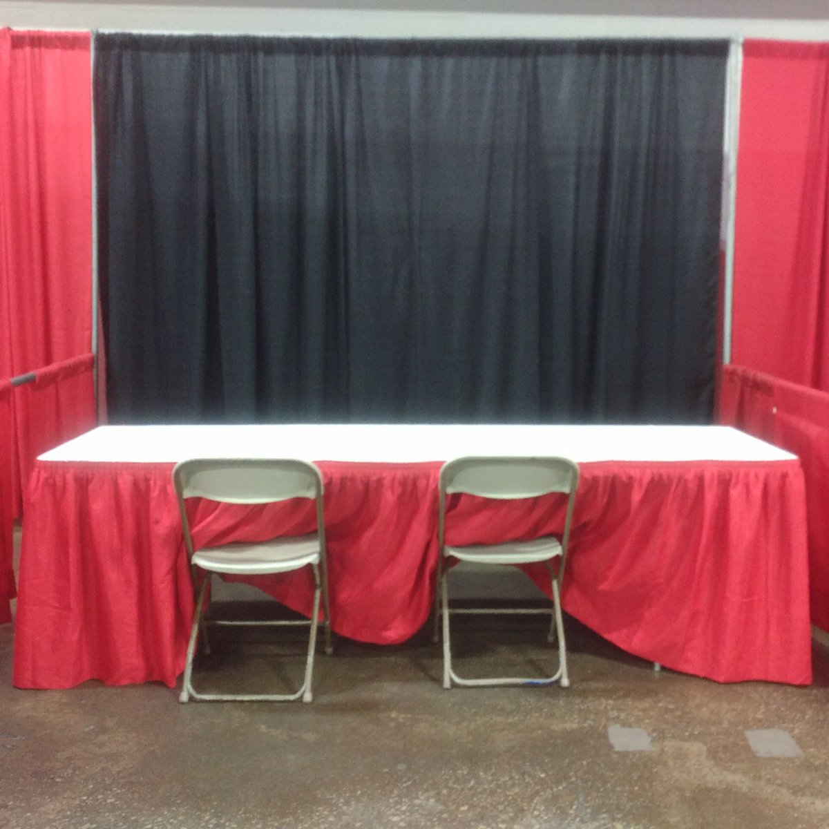 KickinRadGames's tweet photo. It's been fun everyone, we hope you had a fantastic time playing our game at TooManyGames this year! Good night, and safe travels! #TMG2019 #TMGindies https://t.co/JOfkGxrk28