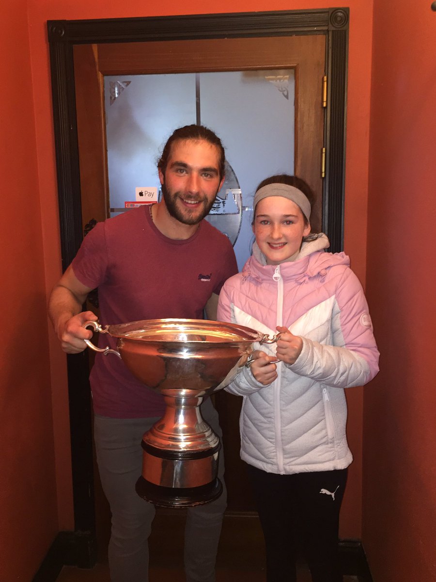 Congrats to the @sligogaa Hurlers on their #NickyRackardCup  win yesterday, great chatting to the players in Coolera House and thanks to Gary Camden for posing for a photo with Niamh. 🏆