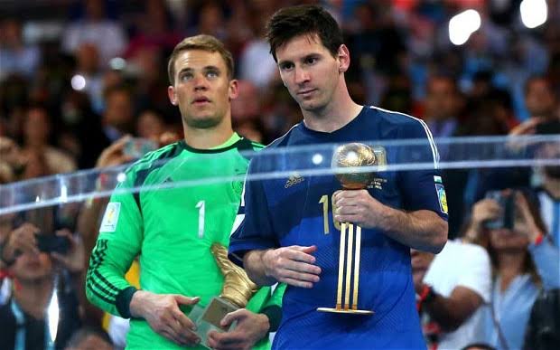 theicsi's tweet photo. @IceMrDuke7 @HarethaMuhammed @rmcfdave @iCourtois25 And during the finals, usually this is a common scene. While #Messi would have proved his individual brilliance,  #Cr7 would be frustrated if his fellow teammates win any awards instead of him. Not to forget in the world cup #Messi was in the finals while #Cr7 never been in it. https://t.co/fj15uDGITM