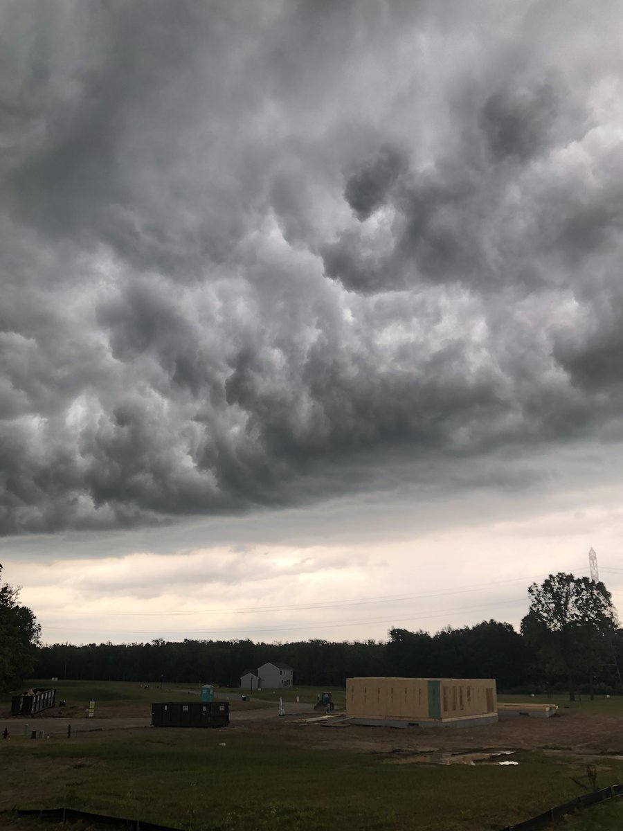 Clouds rolling into Union Township Clermont County #CincyWX <a href="/FOX19/">FOX19 NOW</a> <a href="/Local12/">Local 12/WKRC-TV</a>