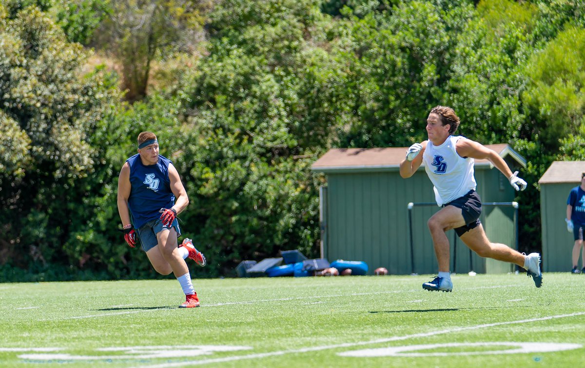 @USDFootball Camp 💪🏻👀🙌🏻💯                                     #waldengrovefootball #southernarizonafootballmatters #Wolfpack #LBU #grind @FB_RedWolves