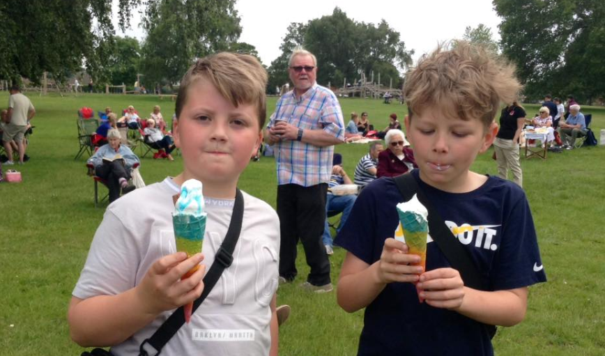 SandallPark's tweet photo. Our very own Junior Ranger Archie taking time out from his exacting duties to enjoy Music in the Park: Sandall Park style.Thank you very much @DCB_ConcertBand for a fabulous afternoon of entertainment @MyDoncaster @VisitDoncaster #doncasterisgreat #whatparksarefor @DonnyFreePress https://t.co/q9jQ1xB4m9