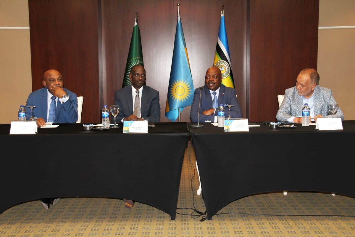 Ministry of Foreign Affairs & Int'l Cooperation (@rwandamfa) on Twitter photo On his first night in #Ankara, Minister <a href="/rsezibera/">Richard Sezibera</a> briefed the African Ambassadors accredited to #Turkey on recent developments in the continent. On his first night in #Ankara, Minister <a href="/rsezibera/">Richard Sezibera</a> briefed the African Ambassadors accredited to #Turkey on recent developments in the continent.