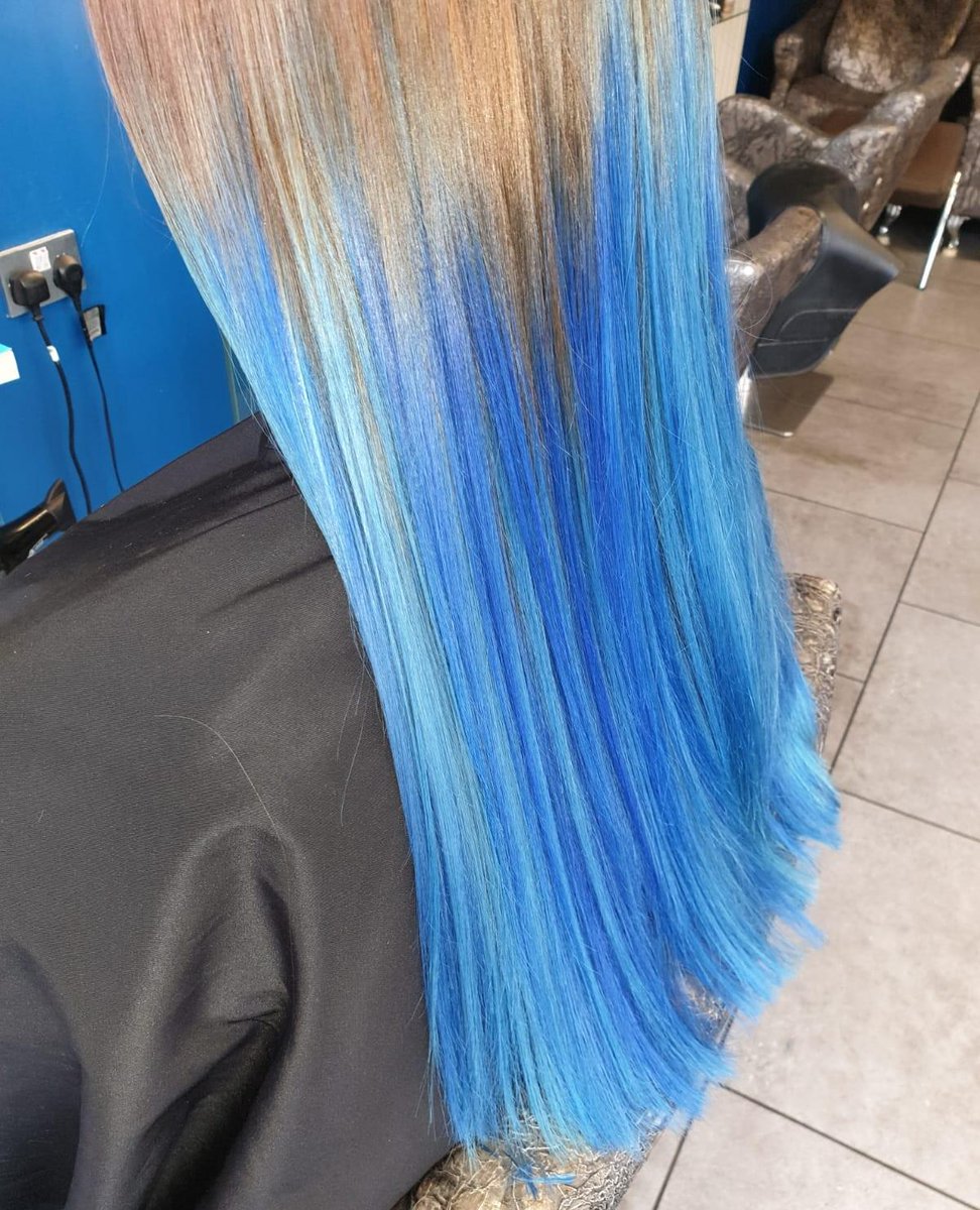 Major_Hair's tweet photo. Why not? 💙 
Hair by Joseph at our Abington Grove branch this week! 
.
.
.
.
.
#HairDay #BlueHair #HairDos #NewHairColour #BlueHairColor #BlueHairDontCare #NewHairDo #WellaColor #WellaLife #WellaProfessionals #WellaEducation #LoveYourStylist #HairShow https://t.co/P6W4SpKp2q